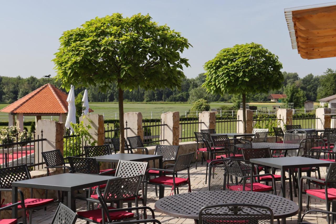 Landsteakhaus Hotel Marxheim Екстериор снимка