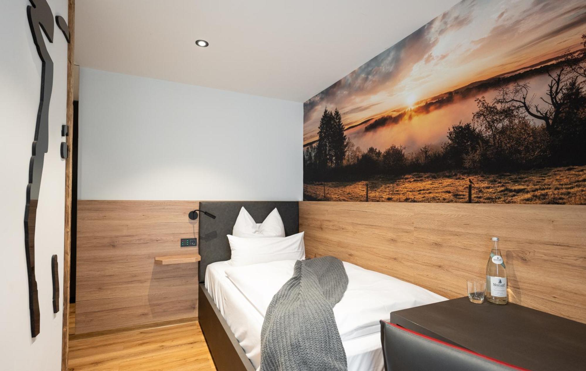 Landsteakhaus Hotel Marxheim Екстериор снимка